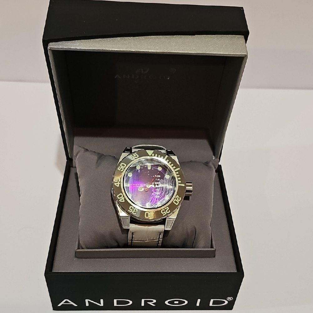 Men's Silver and Gold Watch
